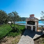House Uncle Simon Feriehus Pašman