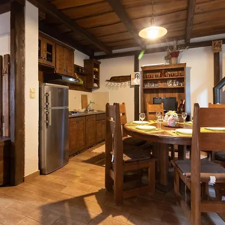 House Uncle Simon Pašman